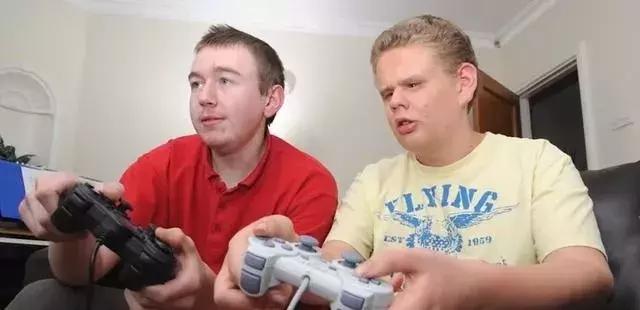 励志!这些盲人不但能玩网游和格斗游戏,连电竞