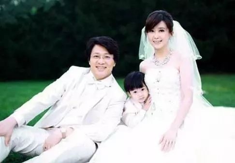 孟庭苇疑似出轨女助理微博被扒，曾称一直呵护着不属于自己的东西