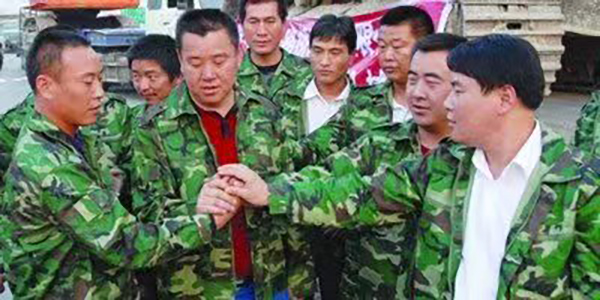 曾赴汶川救灾入选“中国好人”的四兄弟 涉黑被抓