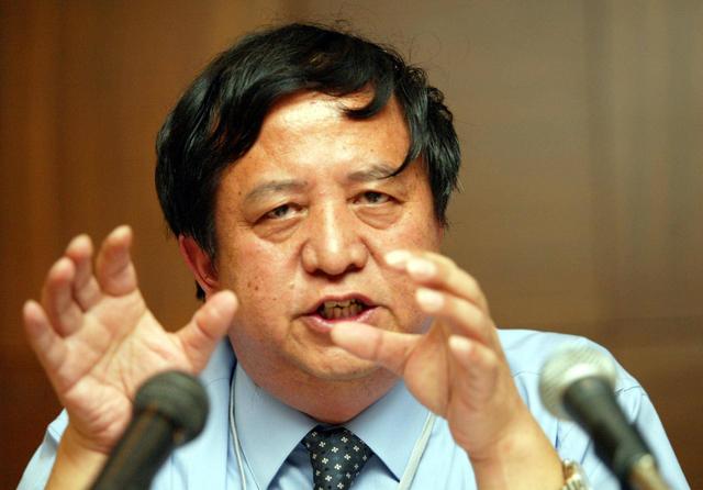 中国乳业江湖：南北派抢千亿市场，教父遭举报，行业陷标准之争