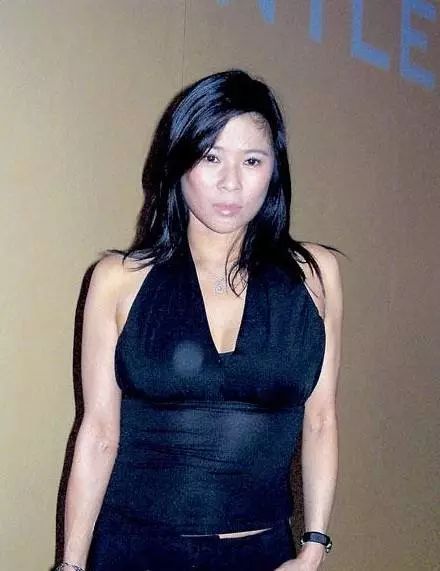 香江忆旧录||有钱有闲有美貌的名门淑女就会拥有快乐人生吗？