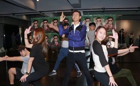 她超越黎姿阿娇成为香港最抗老女星！比20年前少女是什么操作？