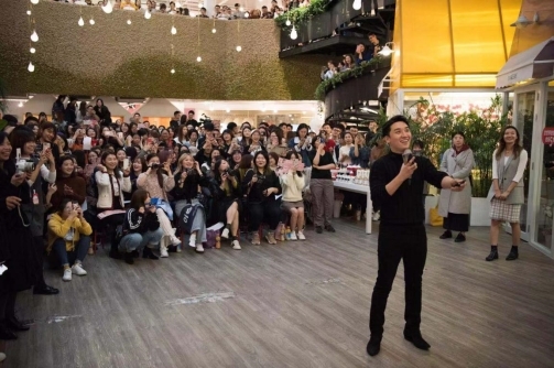 韩国BIGBANG组合成员胜利出击中国上海小红书~！！