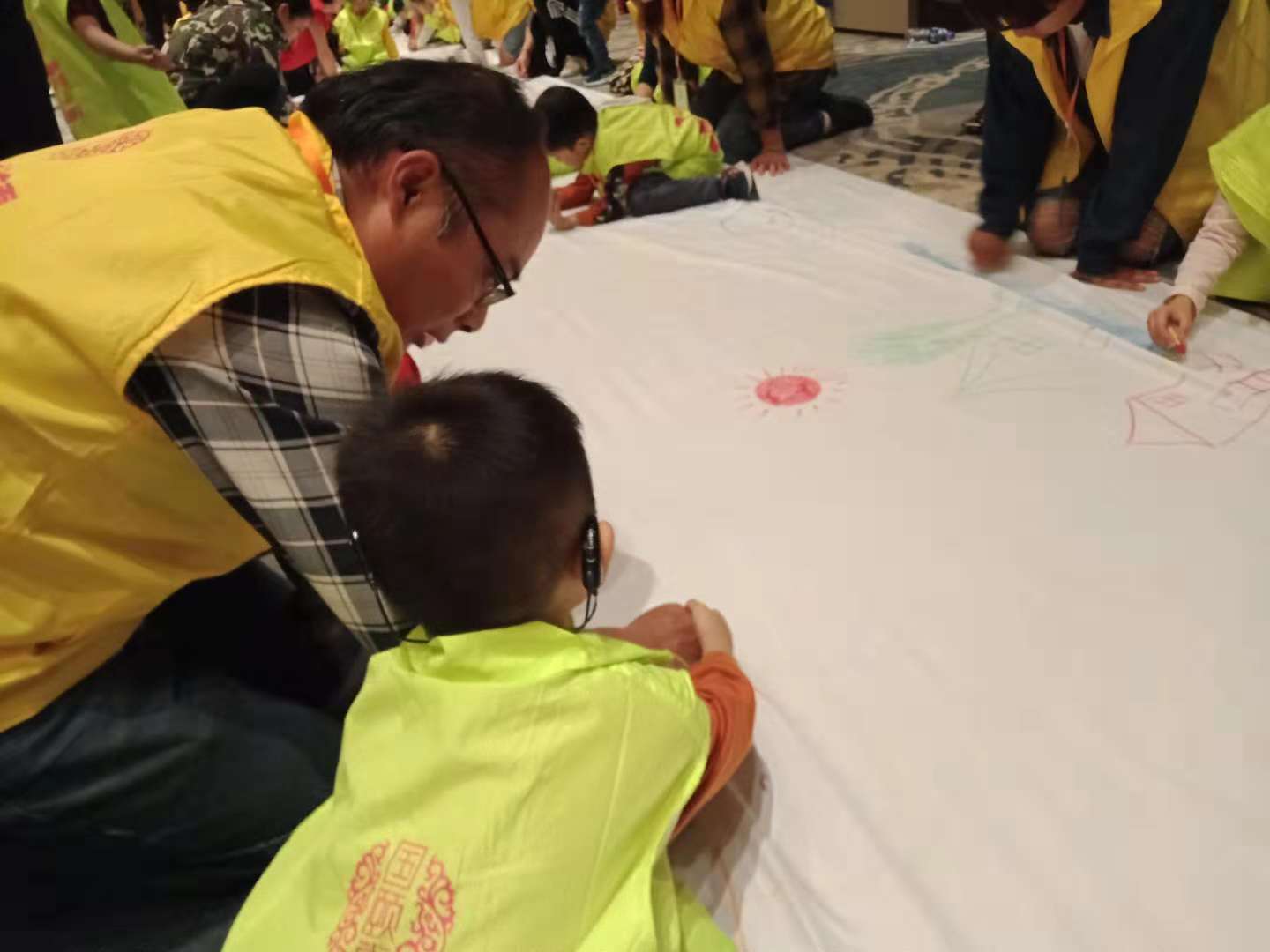 青天积极配合开展关爱聋哑人大型公益活动