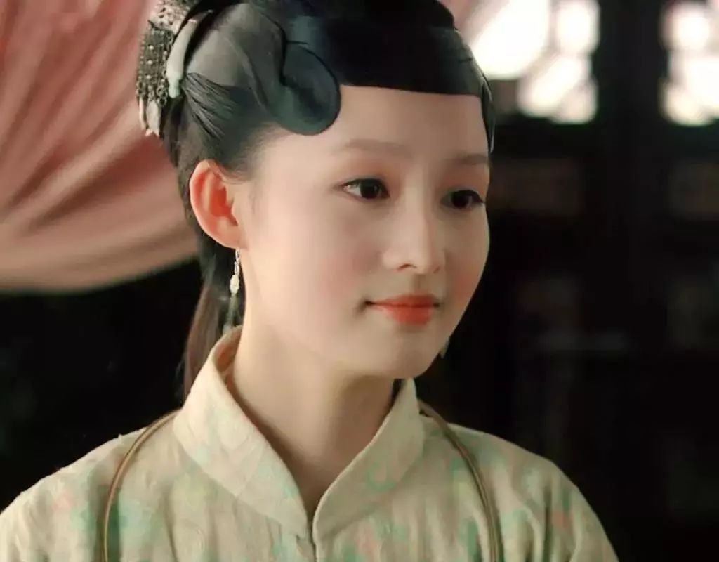 没想到杨超越古装扮相那么美,可为什么有的女明星一拍