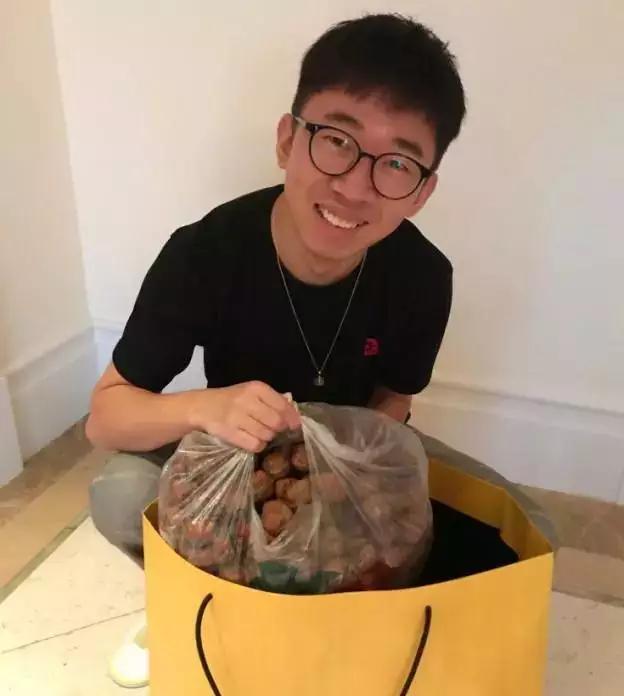 谢娜成立“谢娜奖学金”，网友好评:娱乐圈正能量！