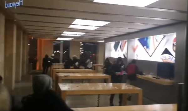 一家位于法国波尔多的Apple Store遭到洗劫