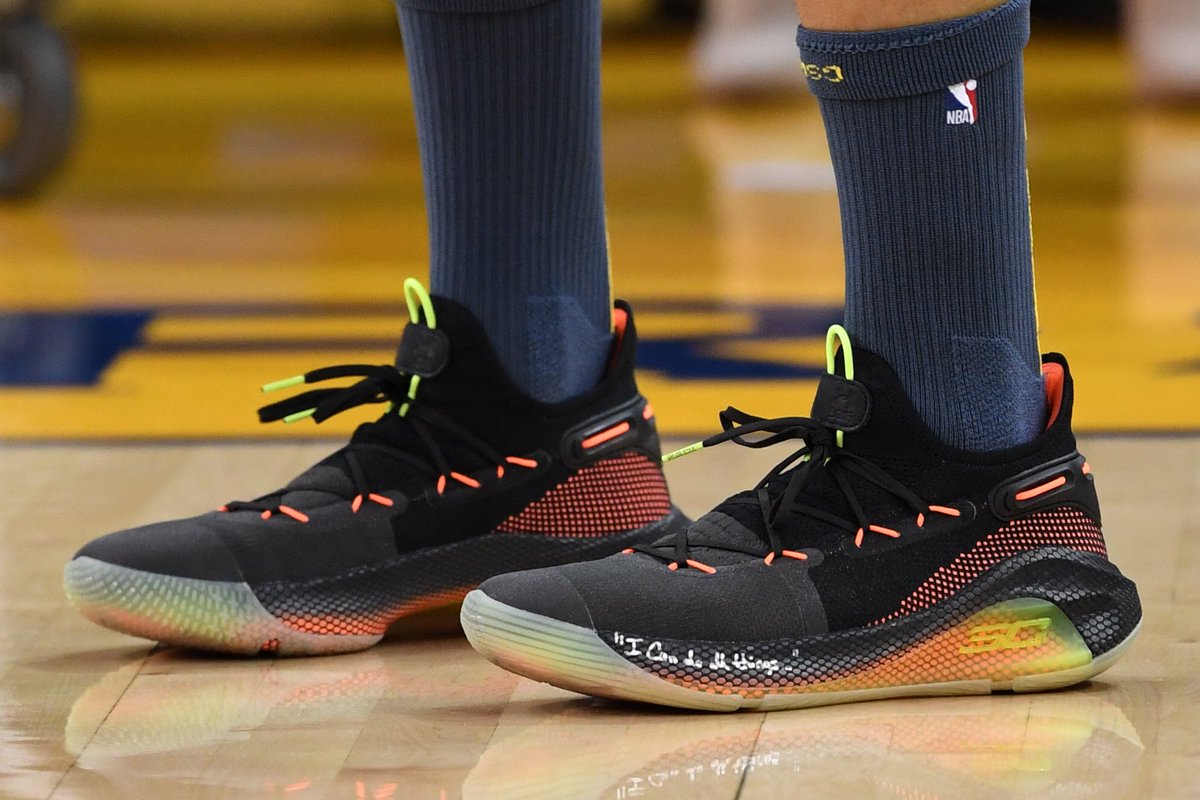 今日上脚球鞋一览:库里6福克斯剧院配色抢眼