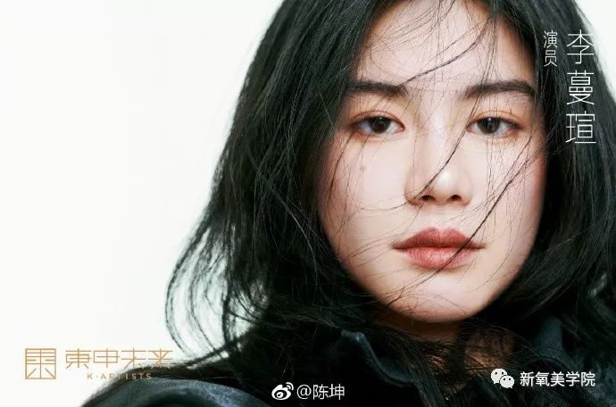 陈坤签的新人这个鼻子假体有点夸张哦！