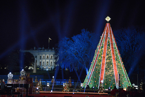 美媒：特朗普取消了为媒体举办的白宫圣诞派对