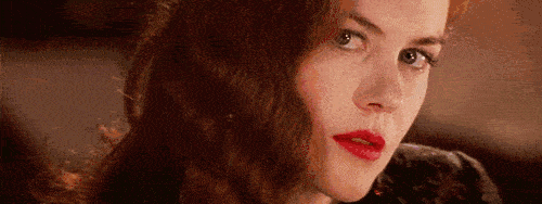 被评为全球最美50人之一，她拥有人类极致的美貌