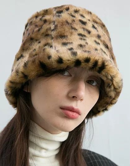 30件冬季必备毛绒绒单品，既能保持温度也能拥有风度！