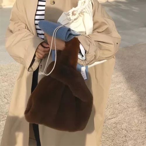 30件冬季必备毛绒绒单品，既能保持温度也能拥有风度！