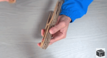 爆红网络的日本“手工耿”，“武器”竟然都是用纸壳做的！