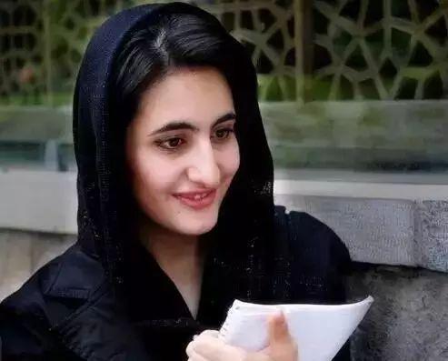 12岁整鼻到20岁还没拆绷带，只是为了炫富？