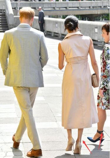 她的脸才是真·上辈子拯救了银河系！可我最羡慕的却是这个部位···