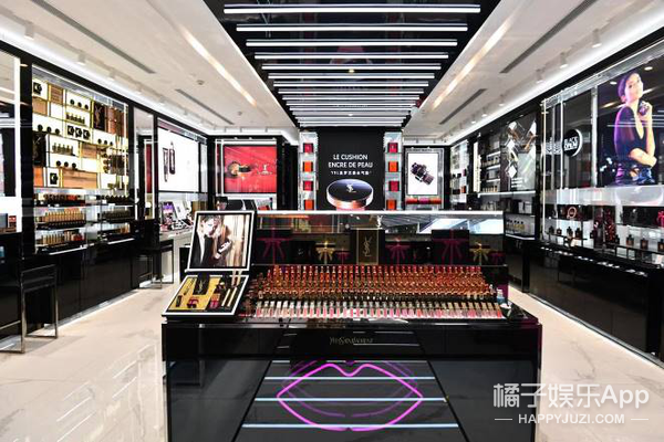 YSL细管哑光口红不羁前行快闪店首站