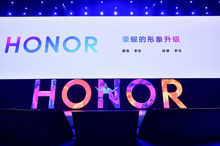 荣耀五周年钜献！重新定义2019年旗舰机标配