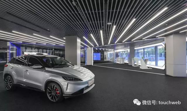 小鹏汽车六城八店同步开业 何小鹏：整体订单已过万台