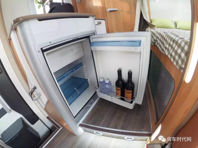 内饰布局曝光 新星奔驰T600风尚款重装上市