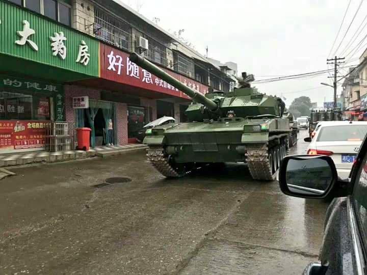 中国接装新型15型轻型坦克