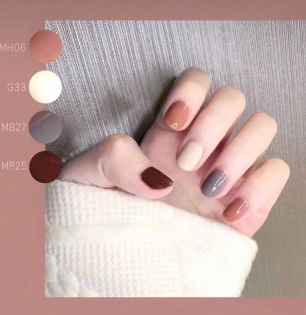 让闪耀的指尖点缀沉闷冬日——冬季美甲款式推荐