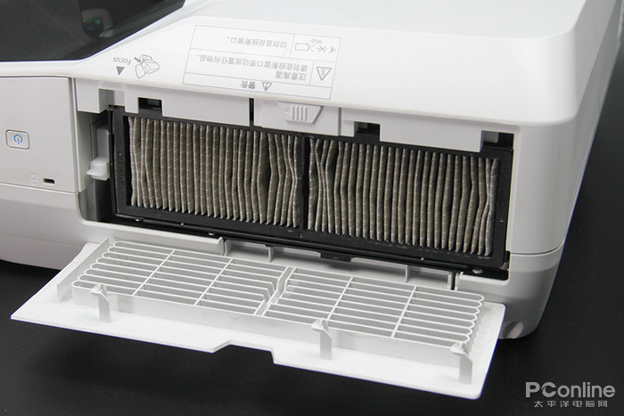 有它还怕没人听课?测爱普生CB-700U教育投影机