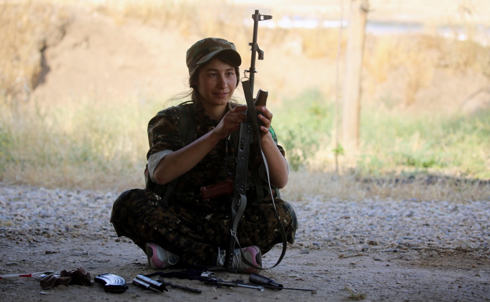 美国指挥官建议让叙利亚的库尔德战士保留武器