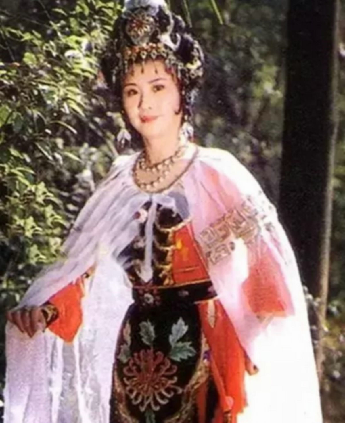 老照片：86版《西游记》里的美女演员剧照，还是女儿国国王最美