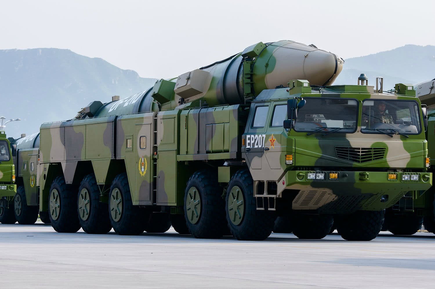 东风17导弹部署东南沿海，是全球第一款服役的高超音速“水漂弹”_中国