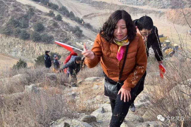 灵丘县举办2019年迎新年猫山登山赛