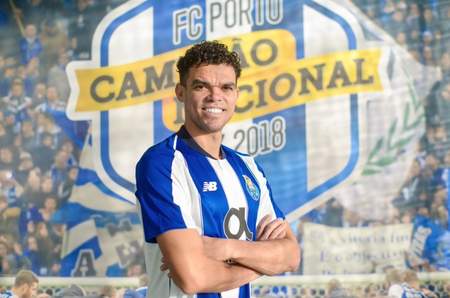 官方:前皇马中卫佩佩重回波尔图