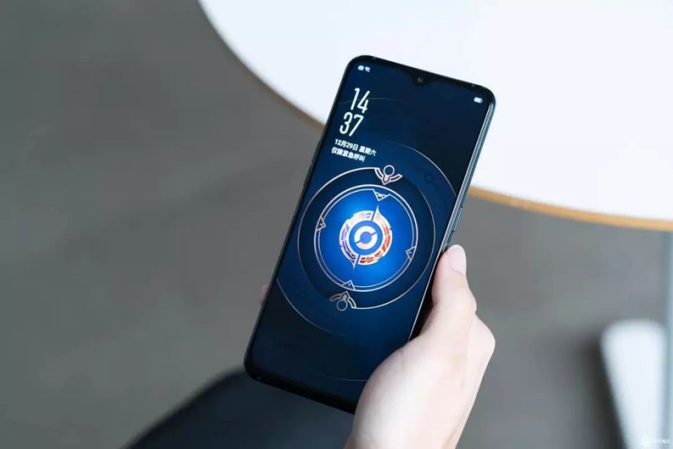低调的王者，OPPO R17 Pro 王者定制版上手谈