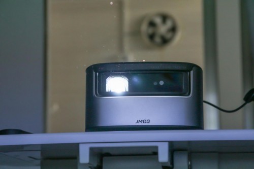 坚果智能投影成新年货热门