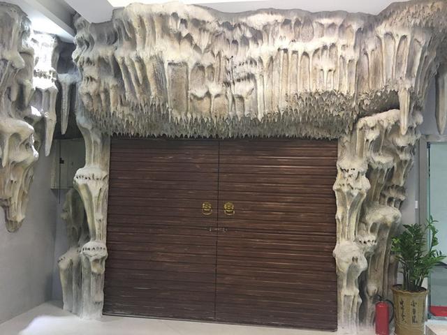 新旧水泥地面使用混凝土密封固化剂的做法相同吗?