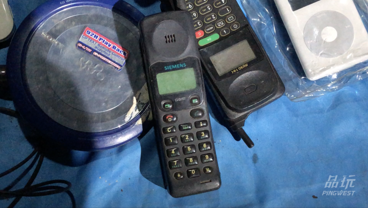 去“鬼市”，淘电子古玩