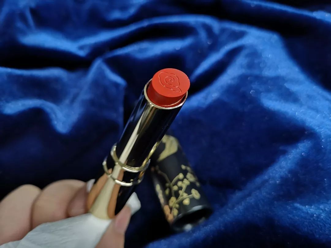 真人实测6款故宫云鹤螺钿系列口红，故宫IP最后的挽尊机会？