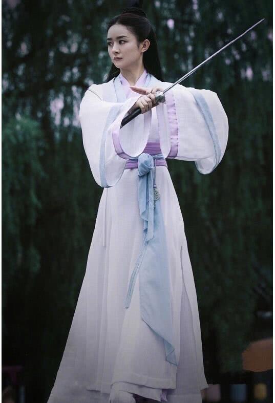 她无绯闻不耍大牌,高人气让杨幂和杨颖都羡慕