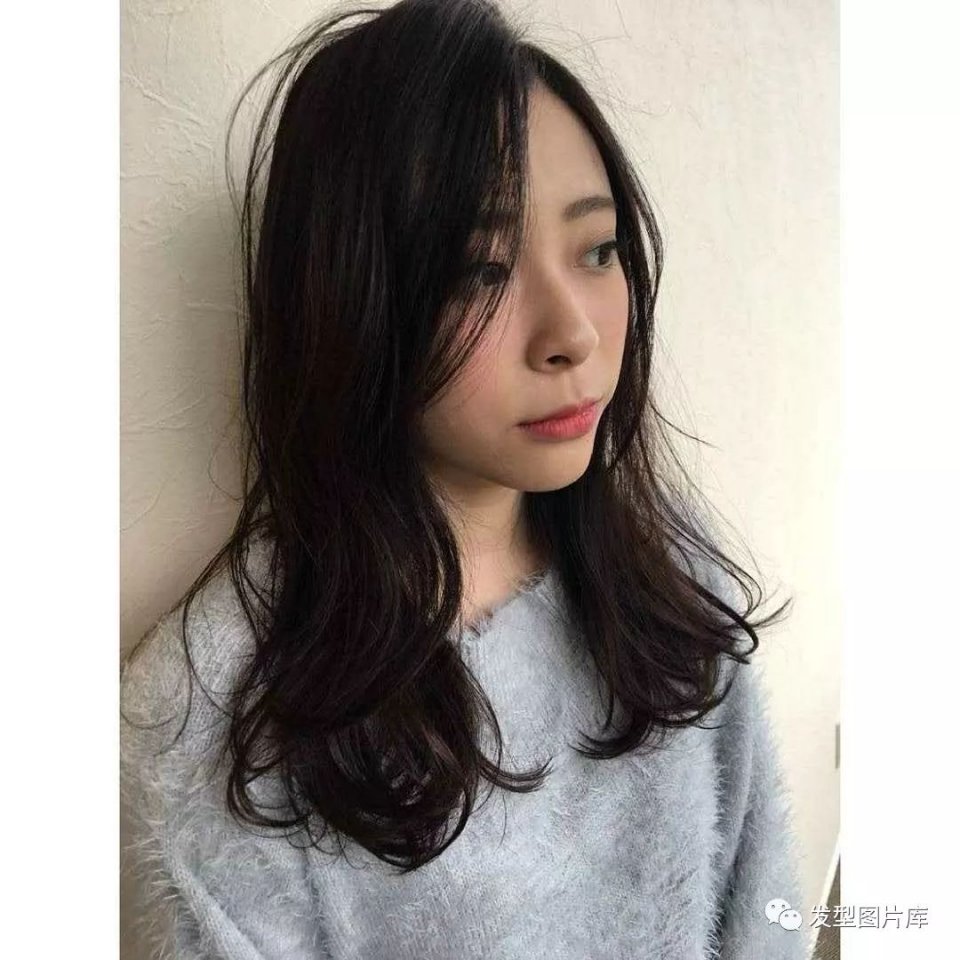 实拍:日本造型发廊发的湿发发型长卷脸宽脸大中短发发型6图片