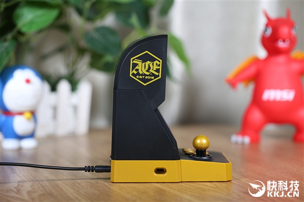 SNK NEOGEO mini游戏机开箱图赏:内置40款经典游戏