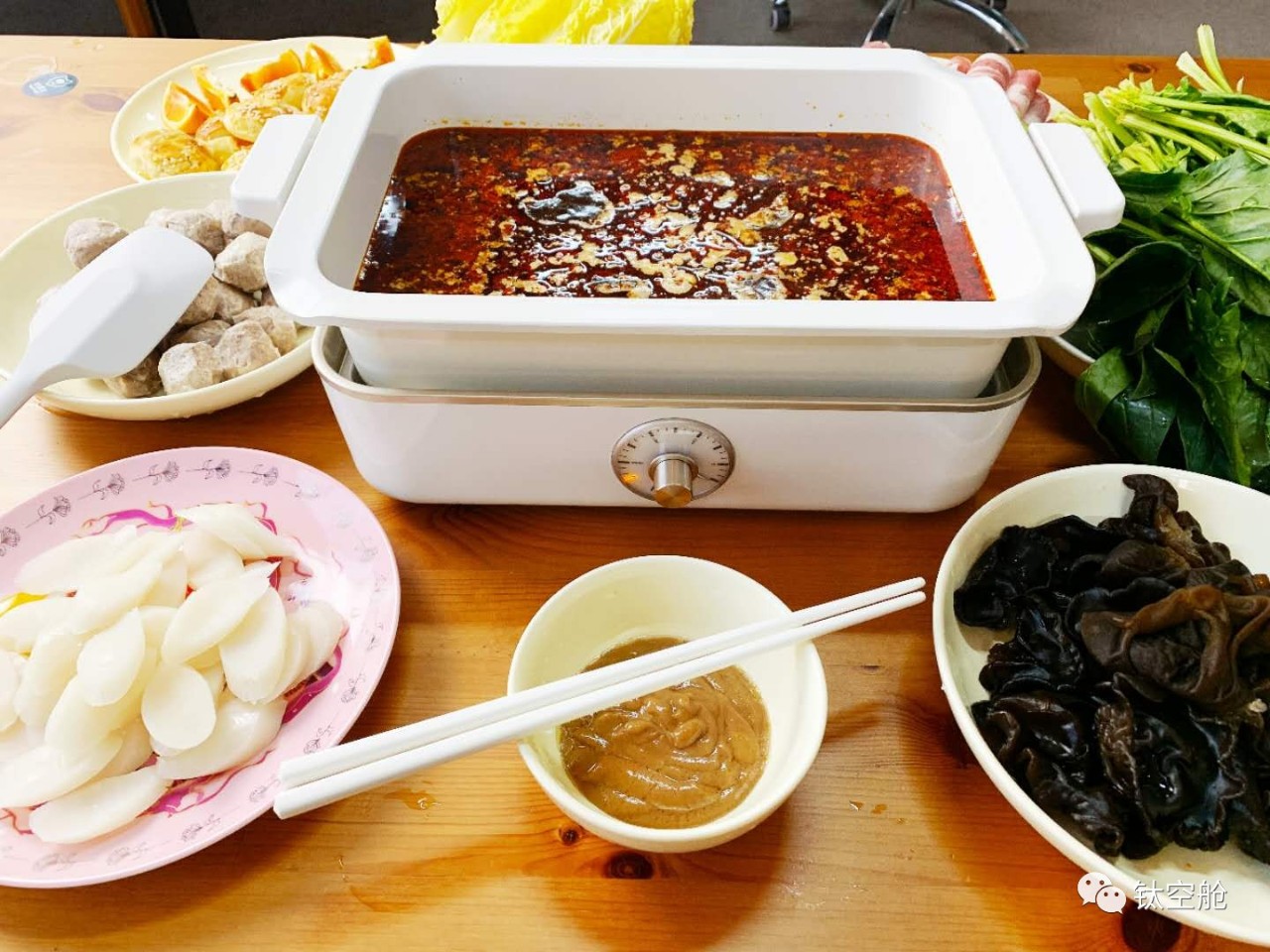 高颜值INS风料理锅，煎炒烹炸小白也能轻松搞定，大寒就要吃火锅｜最生活