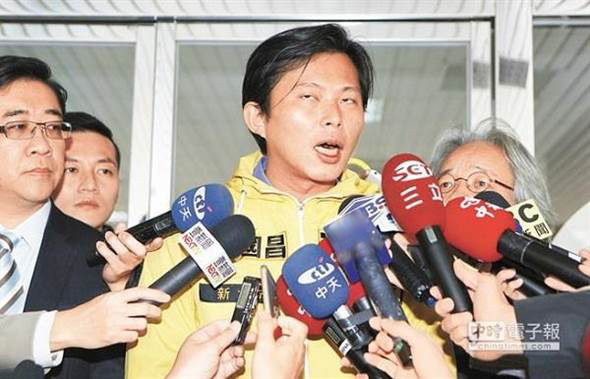 黄国昌辞任“时代力量”党主席__凤凰网