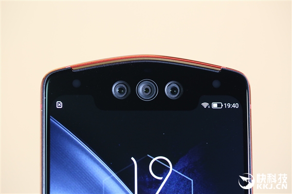 全球首创前置三摄!美图V7图赏:奢华扑面而来