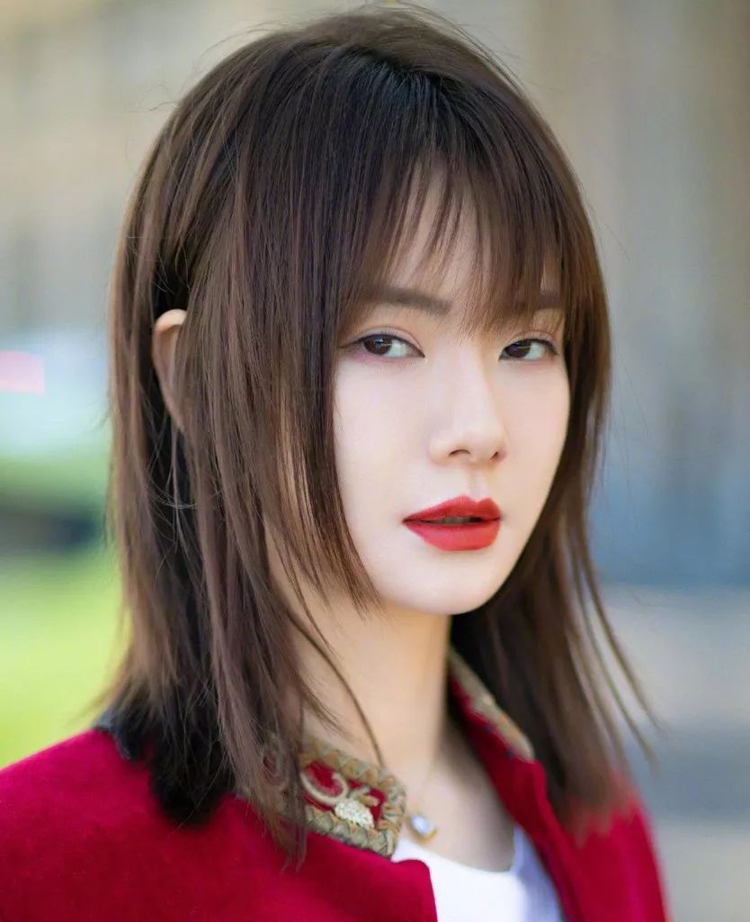 迪丽新发剪发型毁容?新年必换的3款热巴型!韩式斜刘海短发图片女图片