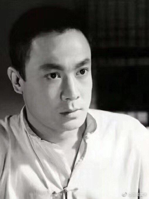 张连文在文革电影中红极一时,《盛大的节日》中演王洪文原型角色