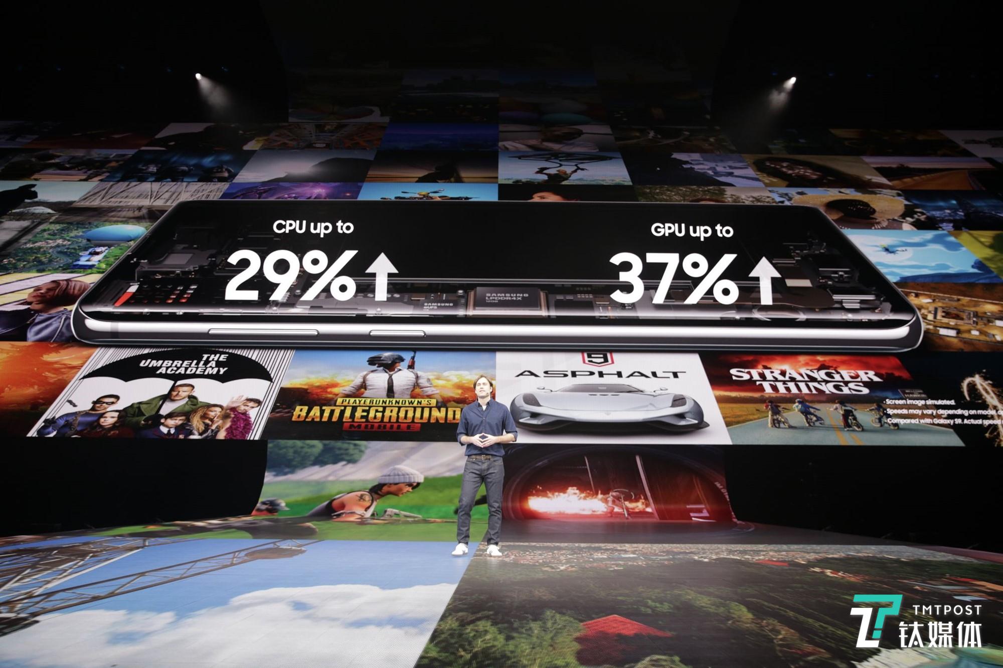 三星Galaxy Fold：折好这台 7 寸机，揣进口袋不占地