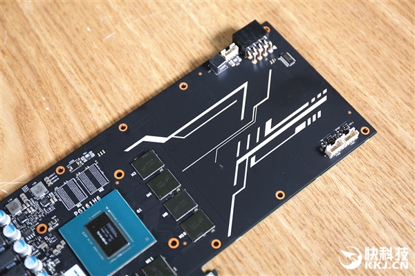 七彩虹iGame GTX 1660 Ti Ultra 6G显卡拆解图赏