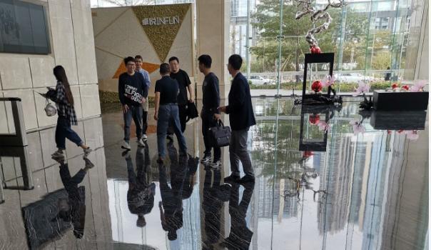 瘦了！网曝罗永浩近照，在找代工厂却不是做新手机，锤子没凉透？