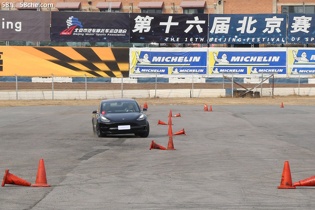 特斯拉Model 3场地试驾 动力操控是亮点