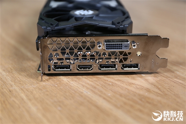 索泰GTX 1660 Ti X-Gaming OC显卡拆解图赏：三风扇